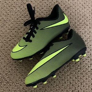 Nike Bravata II FG Soccer Cleats